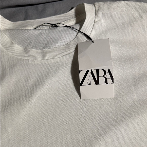 Zara Classic White Tee - Picture 2 of 7